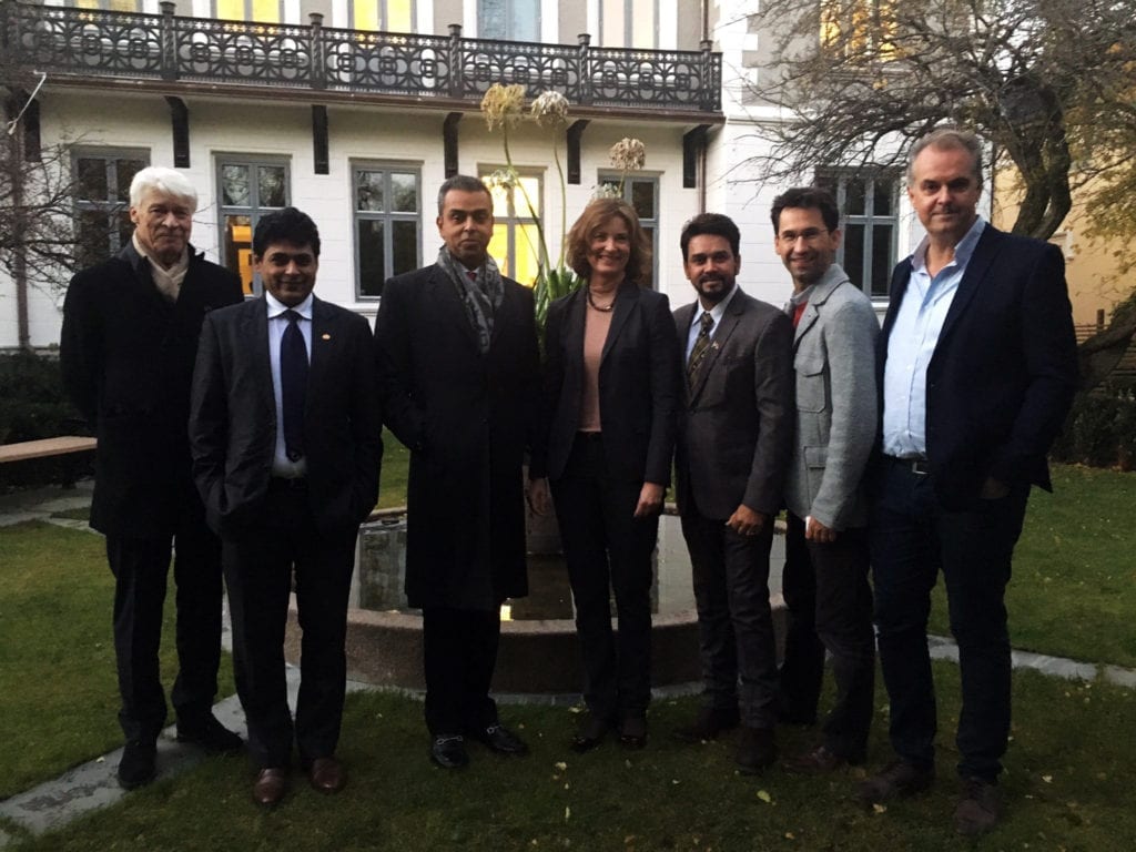 From the left: Per Reinboth, Anand Tiwari, Milind Deora, Ingrid Åsheim, Anurag Thakur, Jørn Lein-Mathisen and Trond Skundberg